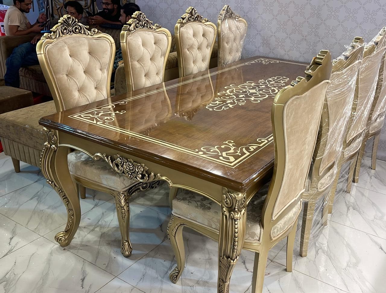 Royal carved solid wood dining set — Chinioti furniture