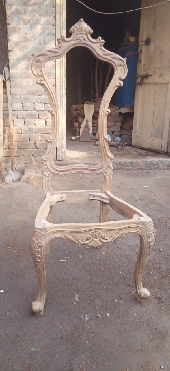 Royal carved wood dining chair — Chinioti furniture, photo 2